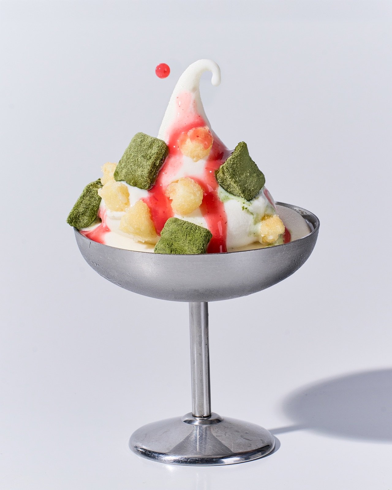 Hoshi: strawberry lychee glaze, sentan crunch, matcha mochi